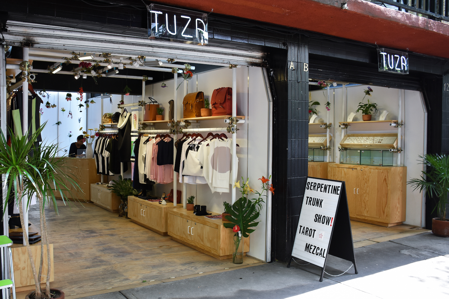 Tuza pop up store